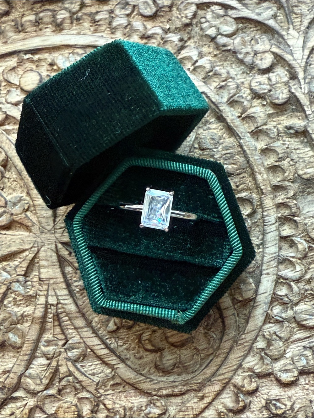 Elegant 925 square cut ring sz 8